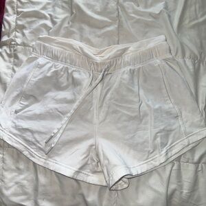 Lululemon inner glow high rise shorts Sz 6